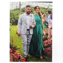 Carregar imagem no visualizador da galeria, Sua Foto com Molde Dia dos Namorados - Quebra-Cabeça de Madeira 3D Personalizável