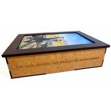 Carregar imagem no visualizador da galeria, Sua Foto com Molde Dia dos Namorados - Quebra-Cabeça de Madeira 3D Personalizável