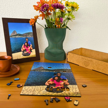 Carregar imagem no visualizador da galeria, Sua Foto com Molde Para Casais - Quebra-Cabeça de Madeira 3D Personalizável
